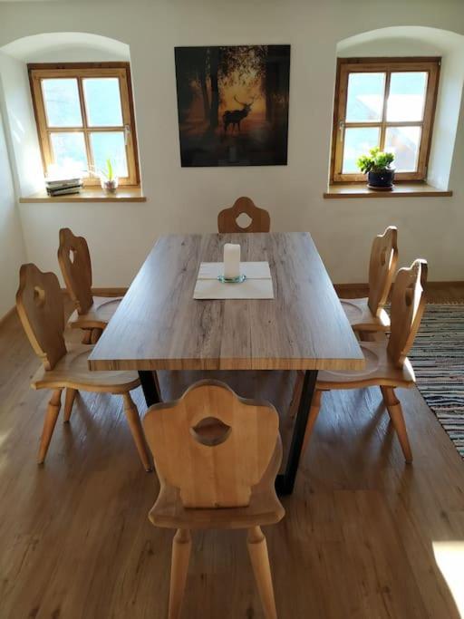 Upcycling Appartement Fischl - Nachhaltig Und Kreativ Wohnen Fuer Gross Und Klein Jenbach Eksteriør bilde