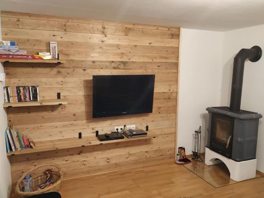 Upcycling Appartement Fischl - Nachhaltig Und Kreativ Wohnen Fuer Gross Und Klein Jenbach Eksteriør bilde