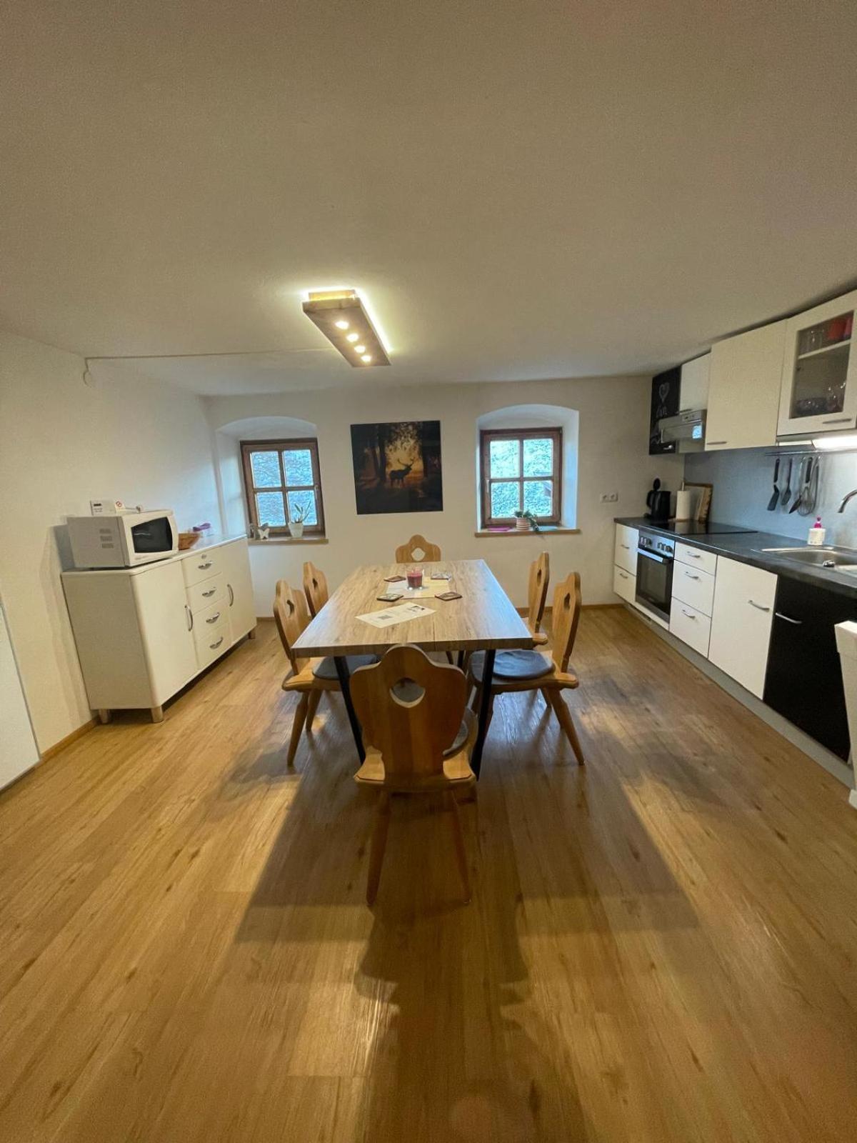 Upcycling Appartement Fischl - Nachhaltig Und Kreativ Wohnen Fuer Gross Und Klein Jenbach Eksteriør bilde